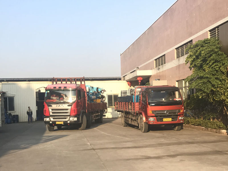 The hot stamping laminating machine is shipped as scheduled in Houjie